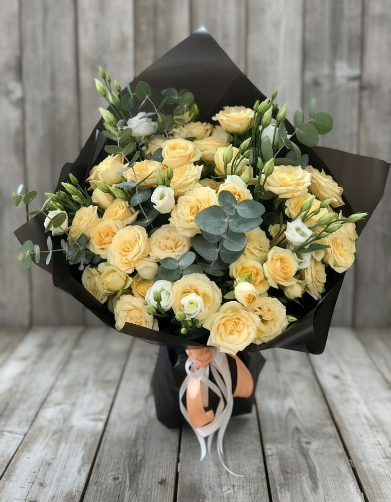 Букет цветов из: Розы и Лизиантусы в Шелковской