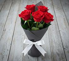 Букет 5 Красных роз Эдлесс Лав #REPLACE_PRED# Шелковской