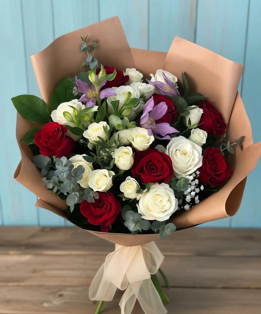 Букет цветов из: Розы и Альстромерии в Шелковской